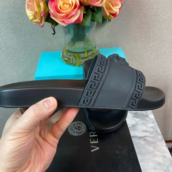 Authentic Versace Black Women’s Medusa Slides Sandals - EU Size 40 = US 9.5 - Picture 3 of 8